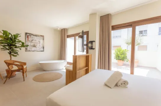 レイナ ビクトリア ベラスケス