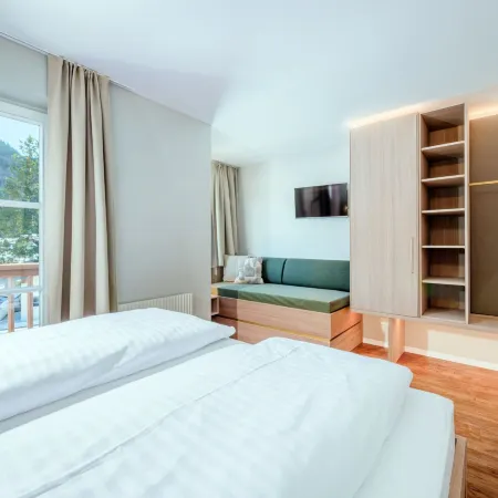 Crystls Aparthotel