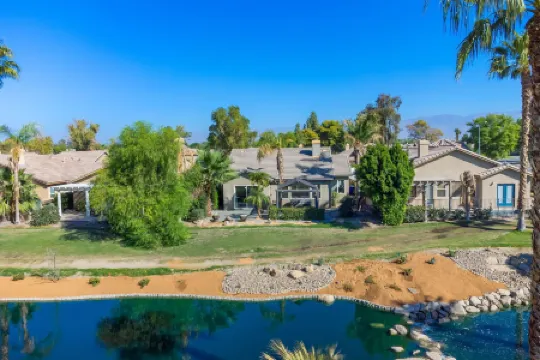 Cozy Home in Gated Country Club