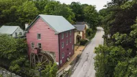 The Inn at Gristmill Square Hotels in Bath County