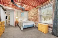 Saugatuck Retreat in Historic Downtown! - parking