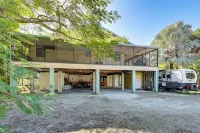 Tropical Vibes! Riverfront Bonita Springs Hideaway - Homestays