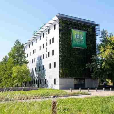 Ibis Styles Romans Valence Gare TGV Hotel Exterior