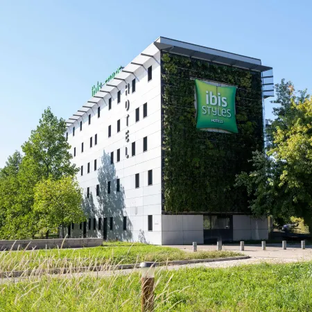Ibis Styles Romans Valence Gare TGV