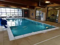 Country Inn & Suites by Radisson, Lawrence, KS - Pools