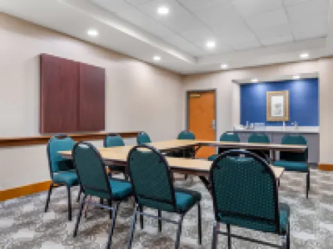 Hampton Inn Guntersville Hotels in Marshall County