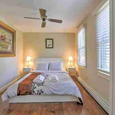 Stroll to Commercial St! Coastal Retreat w/ Patio Rooms
