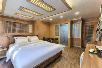 Jeonju Hanok HOTEL - พร้อมอาหารเช้า