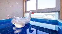 Geojae Sunstay Poolvilla - Private Pools