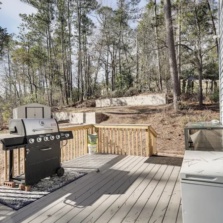 8 Mi to Augusta National: Group Getaway w/ Deck