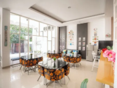 Pratisarawirya Guesthouse by Ecommerceloka Hotels in Mulyorejo