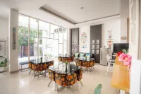 Pratisarawirya Guesthouse by Ecommerceloka