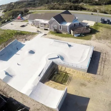 Beachfront 5-Bedroom Family-Friendly Vacation Home with Hot Tub! Sleeps 12