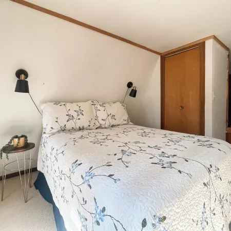 Cozy Wister Ridge A-Frame Lake Cabin • Sleeps 6 • Mins to Wister Lake!