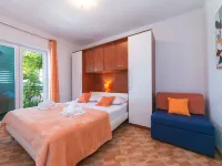 Apartments Robert Hotels in Brela