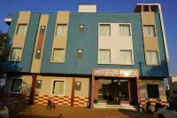 Hotel Jr Palace- Near Toran Dwar and Free Parking