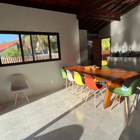 Luxurious 5-Bedroom Villa with Private Pool in Alagoas Отели в г. Жапаратинга