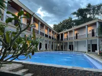 Bwalk Hotel Malang - Swimmingpools