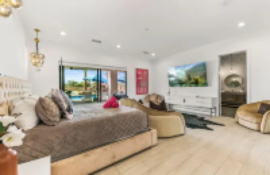 Chateau Giraffe, a unique luxurious estate near Palm Desert & La Quinta