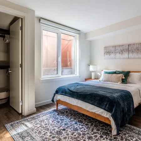2BR TH | Gym, Balcony | Bellevue Parkside M