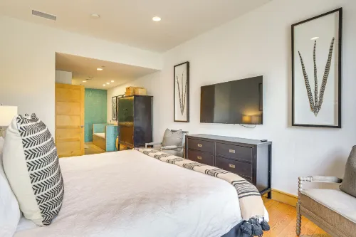 Near Trail: Dtwn Eagle Ranch Condo w/ Balcony - Parkplatz