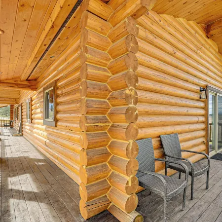 Group Retreat in the Bitterroot Valley w/ Hot Tub