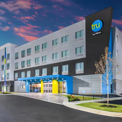 Tru by Hilton Augusta Washington Road Hotels near Gensheer's Studios & Gallery