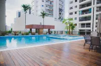 Apartamento c Varanda Ar Piscina Sauna e Hidro