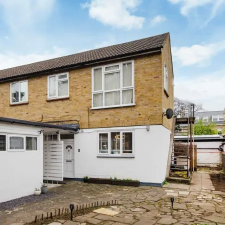 Charming Ground Floor Flat in Twickenham Отели рядом с достопримечательностью «Стадион «Туикенем»»