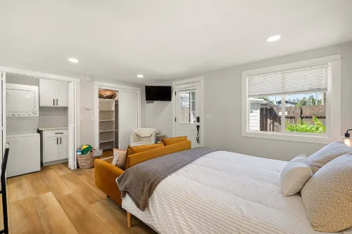 Cozy Casita - Minutes To Autzen & Downtown 1 Bedroom Home