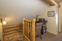 Hebgen Lakeshore Retreat - Homestays
