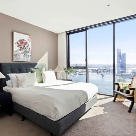 Harbour View 2BR Docklands Apt Near Marvel Stadium