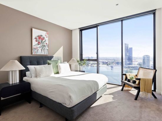 Harbour View 2BR Docklands Apt Near Marvel Stadium