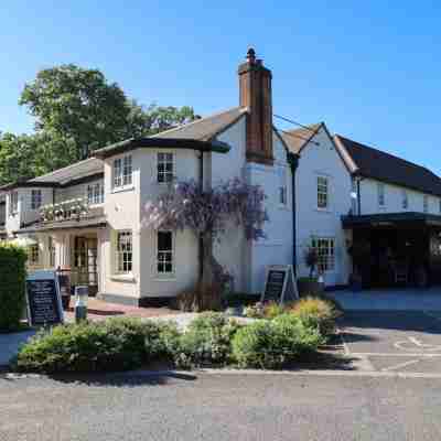 The Royal Foresters Hotel Exterior