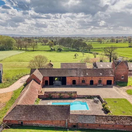 Stunning Five BD Home Near Tewkesbury