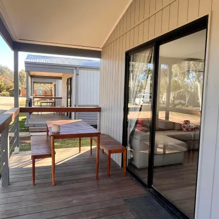 Griffith Caravan Village