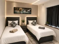 Tranquil Studio Retreat with Pool and Garden in EThekwini - غرفة مطلة على الجبل
