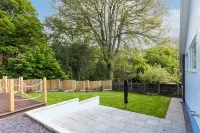 Bay View Cottage - Luxury Coastal Stay - 4-Star