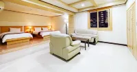 Sacheon Tourist Hotel - 2-Star