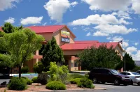 NavajoLand Inn - Pet friendly