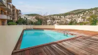 Scenic Riviera Home Near sea