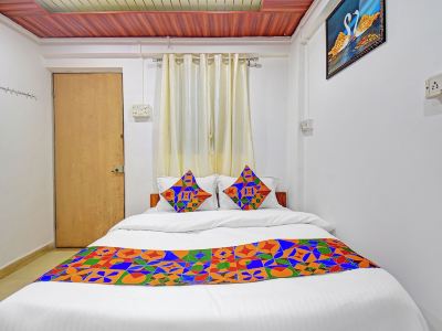 FabHotel Om Sai