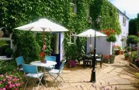 Admiral Blake Guesthouse - 2-Star