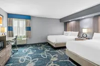 Quality Inn Shawnee North I-40 - parking