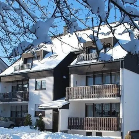 Kompakt, Gepflegte Unterkunft mit Balkon