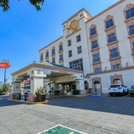 Holiday Inn LEON by IHG