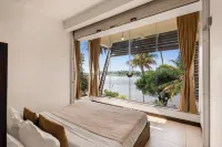 Alaya Stays Glass River 4 BHK Villa - مسبح خاص
