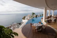 Grand Miramar All Luxury Suites & Residences - สระว่ายน้ำแบบอินฟินิตี้
