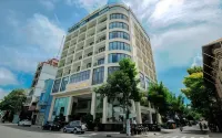 Cuu Long Hotel - parking