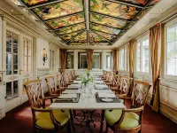 Fletcher Berghotel Astenkrone-Winterberg Hotels near Sahnehang